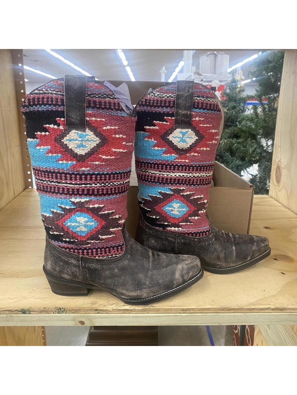 Roper Women’s Western Boot with Tribal Patterned Wool Lining - Size 5.5